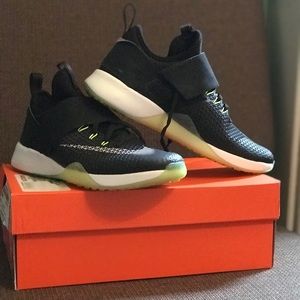 Womens Nike air zoom strong